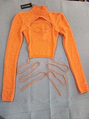 PRETTYLITTLETHING Orange Cutout Tie-Back Crop Top